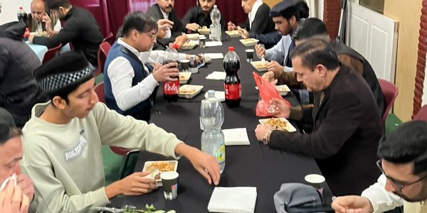 Foto: Suikerfeest in Nunspeet: ‘Niet zomaar een dag van blijdschap’