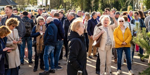 Foto: Stationsomgeving Nunspeet feestelijk geopend en ‘klaar voor de toekomst’ (met video)