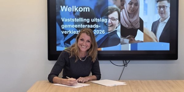 Foto: Verkiezingsuitslag officieel: 13 nieuwe gezichten in Nijkerkse gemeenteraad