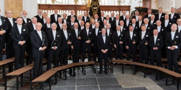 Foto: Oranjeconcert Elburgs Mannenkoor en His Reflection