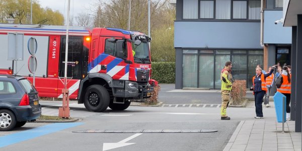 Foto: UPDATE: AH Nijkerk weer vrijgegeven, loos alarm